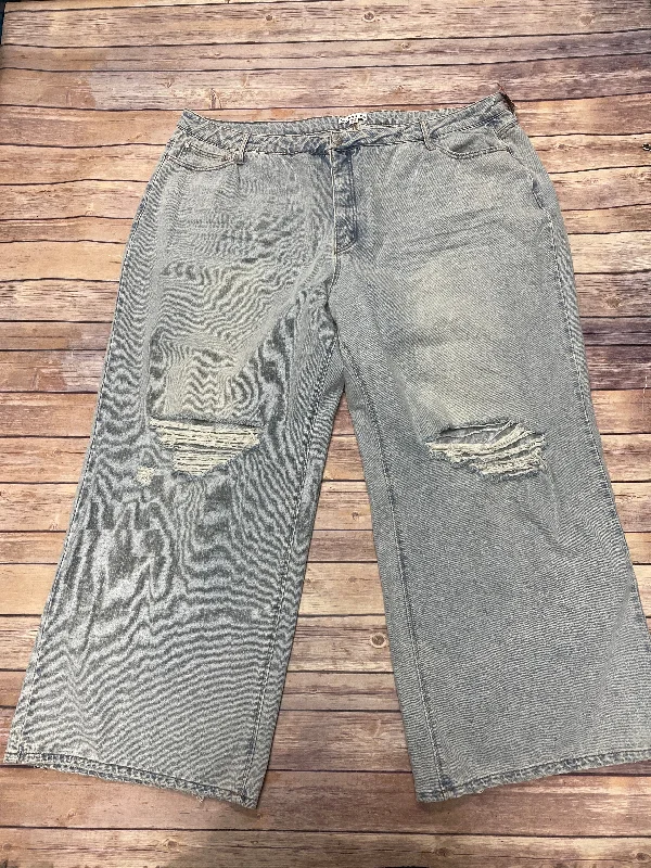 women's denim jeans with embroidery on pocketsJeans Flared By Cme  Size: 26