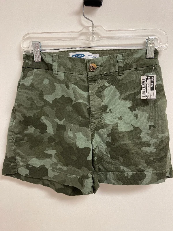 women's chic shortsShorts By Old Navy In Camouflage Print, Size: 8